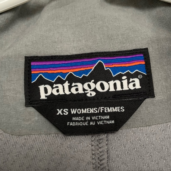 Patagonia Women’s Soft Shell Jacket - Picture 6 of 15
